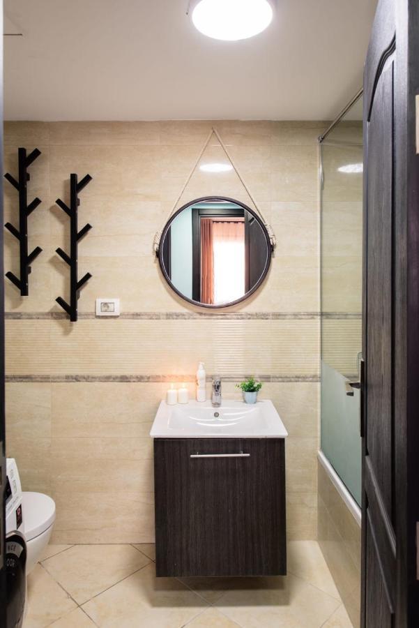 The 2Bdr Compelling Condo 5 Min To Cai Airport Kairo Bagian luar foto